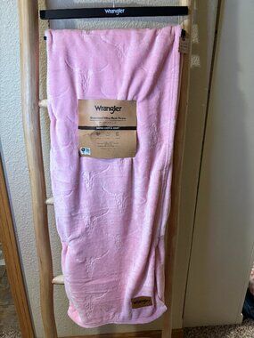 Wrangler Pink Longhorn Oversized Ultra Plush Throw Blanket 60x70 NWT